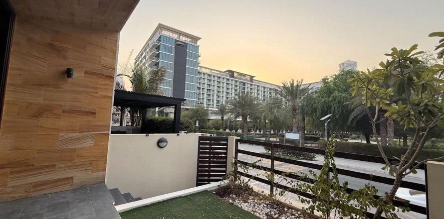 Townhouse i Dubai, UAE 4 soveværelser, 158.6 kvm № 726009