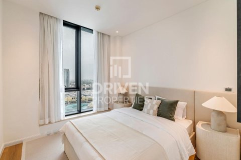 Apartment til salg i Downtown Dubai (Downtown Burj Dubai), Dubai, UAE 2 soveværelser, 101 kvm № 683500 - foto 15