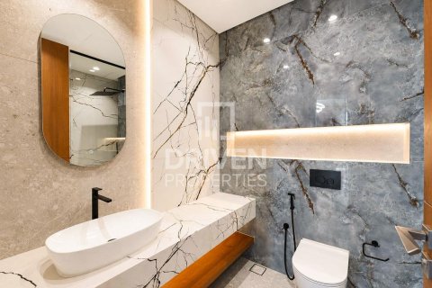 Vilë në Umm Suqeim, Dubai, Emiratet e Bashkuara Arabe 5 dhoma gjumi, 594.58 m2. № 755750 - Foto 17