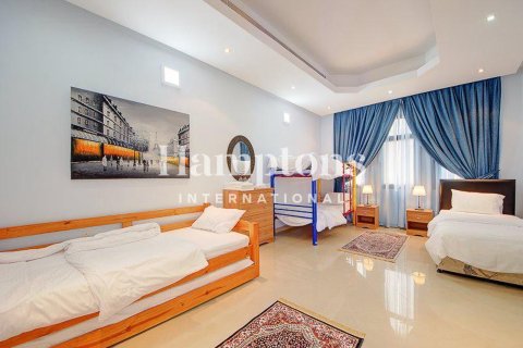 Villa til leje i Emirates Hills, Dubai, UAE 7 soveværelser, 1723.71947491 kvm № 700682 - foto 8