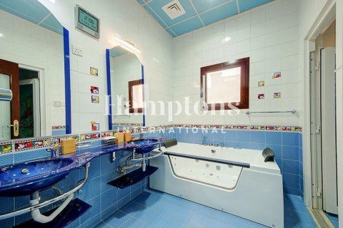 Villa til leje i Emirates Hills, Dubai, UAE 7 soveværelser, 1723.71947491 kvm № 700682 - foto 23