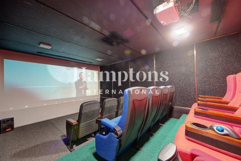 Villa til leje i Emirates Hills, Dubai, UAE 7 soveværelser, 1723.71947491 kvm № 700682 - foto 10