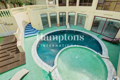 Villa til leje i Emirates Hills, Dubai, UAE 7 soveværelser, 1723.71947491 kvm № 700682 - foto 18