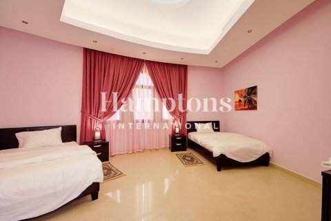 Villa til leje i Emirates Hills, Dubai, UAE 7 soveværelser, 1723.71947491 kvm № 700682 - foto 2