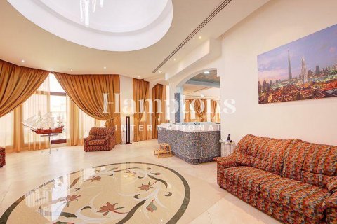 Villa til leje i Emirates Hills, Dubai, UAE 7 soveværelser, 1723.71947491 kvm № 700682 - foto 3