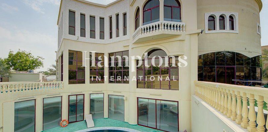 Villa i Emirates Hills, Dubai, UAE 7 soveværelser, 1723.72 kvm № 700682