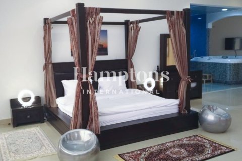 Villa til leje i Emirates Hills, Dubai, UAE 7 soveværelser, 1723.71947491 kvm № 700682 - foto 11