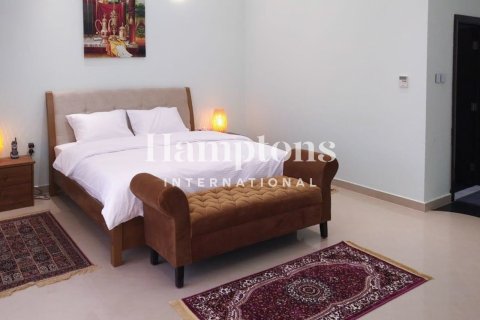 Villa til leje i Emirates Hills, Dubai, UAE 7 soveværelser, 1723.71947491 kvm № 700682 - foto 22