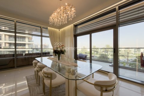 Appartamento in vendita a Dubai Hills Estate, Dubai, EAU 3 camere da letto, 181 mq. № 739922 - foto 2