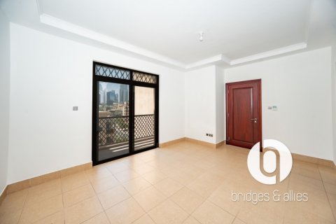 Apartman u Old Town, Dubai, UAE 3 spavaćih soba, 183 m2 Br. 709379 - fotografija 15