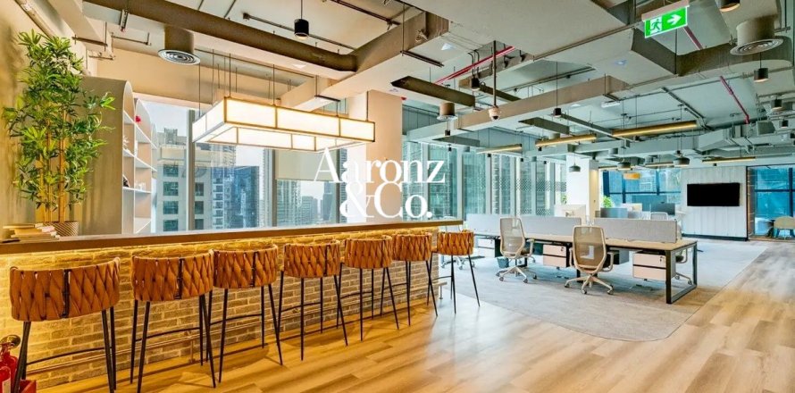 Oficina en Business Bay, Dubai, EAU 292 m² № 709378