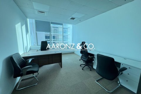Oficina en alquiler en Business Bay, Dubai, EAU 430 m2 № 704177 - foto 11