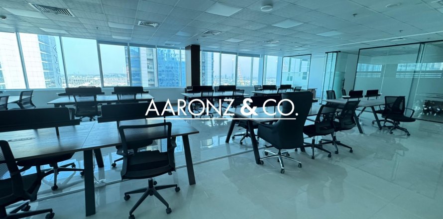 Oficina en Business Bay, Dubai, EAU 430 m² № 704177
