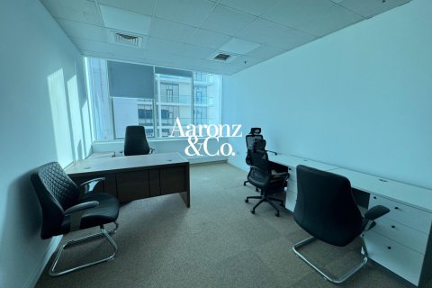 Üürile anda kontor asukohaga Business Bay, Dubai, AÜE: 430 m² Nr 704177 - pilt 11