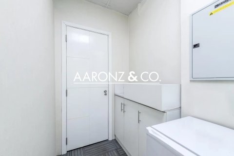 Birojs Business Bay, Dubaijā, AAE 77 m2 Nr. 679203 - attēls 12