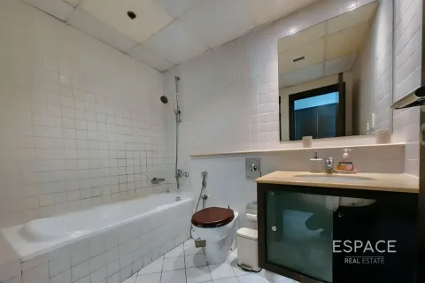 Lägenhet till försäljning i Dubai Marina, Dubai, UAE 1 sovrum, 103 kvm Nr. 659870 - fotografi 8