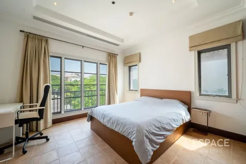 Вилла Джумейра Гольф Эстейтс, Дубай, БАӘ-да 5 жатын бөлмелер, 530 м² № 659874 - фото 10