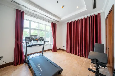 Вилла Джумейра Гольф Эстейтс, Дубай, БАӘ-да 5 жатын бөлмелер, 530 м² № 659874 - фото 13