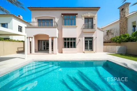 Вилла Джумейра Гольф Эстейтс, Дубай, БАӘ-да 5 жатын бөлмелер, 530 м² № 659874 - фото 15