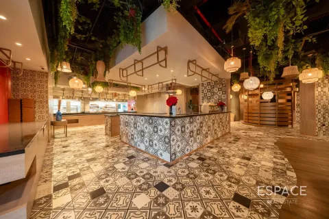 Дүкен Бизнес-Бэй, Дубай, БАӘ-да 733 м² № 659876 - фото 1