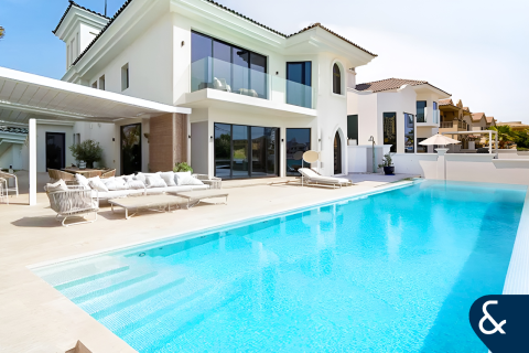 Вилла Пальма Джумейра, Дубай, БАӘ-да 5 жатын бөлмелер, 658 м² № 668512 - фото 1