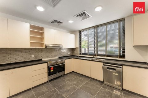 Radhus till försäljning i Dubai, UAE 4 sovrum, 477.5 kvm Nr. 760333 - fotografi 28