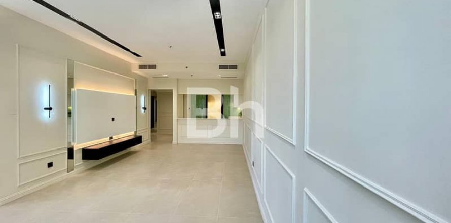 Apartament në Jumeirah Lake Towers, Dubai, Emiratet e Bashkuara Arabe 1 dhomë gjumi, 90 m2. № 643012