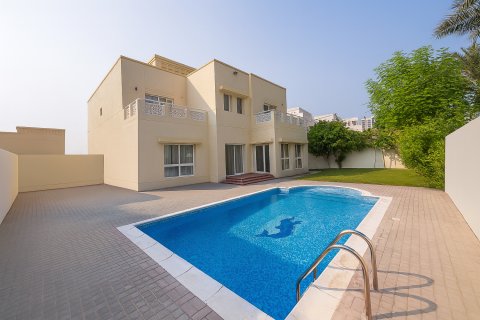 Vila di Meadows, Dubai, UAE 6 bilik tidur, 628.4 meter persegi № 749206