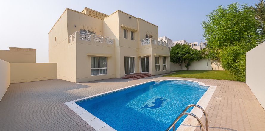 Villa in Meadows, Dubai, VAE: 6 Schlafzimmer, 628.4 m2 Nr. 749206