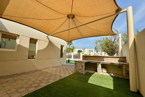 Villa in vendita a Ras Al Khaimah, EAU 4 camere da letto, 443 mq. № 734868 - foto 12