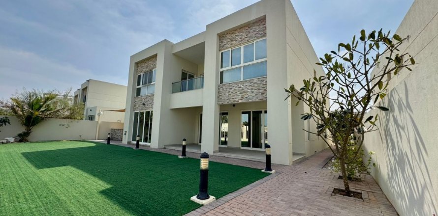 Villa a Ras Al Khaimah, EAU 4 camere da letto, 443 mq. № 734868