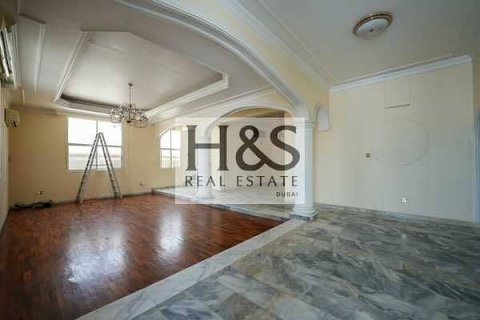Vilë në Dubai, Emiratet e Bashkuara Arabe 4 dhoma gjumi, 1407 m2. № 642223 - Foto 6