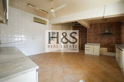 Vilë në Dubai, Emiratet e Bashkuara Arabe 4 dhoma gjumi, 1407 m2. № 642223 - Foto 7