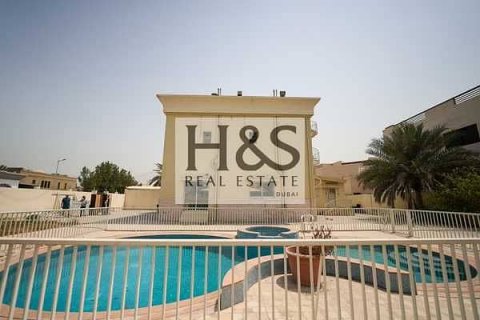Vilë në Dubai, Emiratet e Bashkuara Arabe 4 dhoma gjumi, 1407 m2. № 642223 - Foto 1