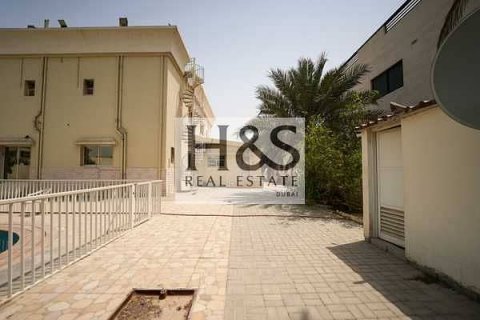 Vilë në Dubai, Emiratet e Bashkuara Arabe 4 dhoma gjumi, 1407 m2. № 642223 - Foto 17