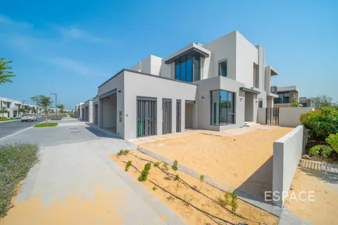 Jebel Ali、Dubai、UAEにあるタウンハウス 4ベッドルーム、286 m2 No737755
