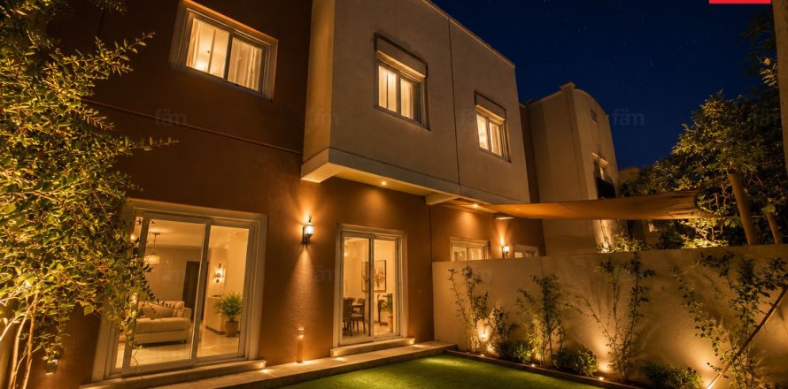Ridamaja asukohaga Dubai, AÜE: 3 magamistoaga, 162.2 m² Nr 726789