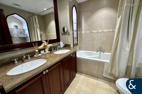 Apartman u Old Town, Dubai, UAE 2 spavaćih soba, 131 m2 Br. 666426 - fotografija 15