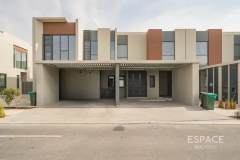 Villa til salgs i Dubai Land, Dubai, Emiratene 4 soverom, 243 kvm Nr. 661031 - Foto 1