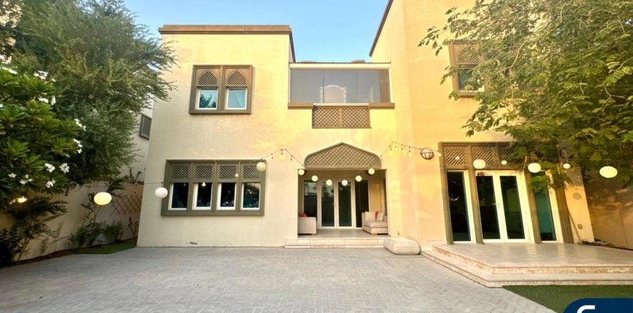 Villa i Jumeirah Park, Dubai, UAE 3 soveværelser, 285 kvm № 668089