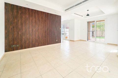 Βίλα σε Arabian Ranches, Dubai, ΗΑΕ 3 υπνοδωμάτια, 163.6 τ.μ. Αρ. 739255 - φωτογραφία 4