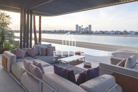 Villa in Palm Jumeirah, Dubai, UAE 6 bedrooms, 1059 sq.m. № 736266 - photo 2