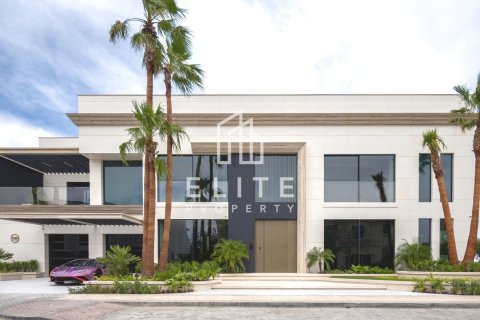 Villa in Palm Jumeirah, Dubai, UAE 6 bedrooms, 1059 sq.m. № 736266 - photo 1