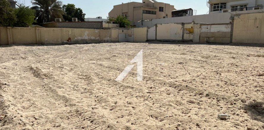 Maa asukohaga Dubai, AÜE: 929 m² Nr 670017