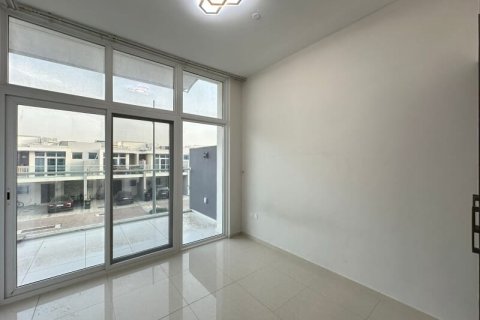 Зняти в оренду таунхаус в DAMAC Hills (Akoya by DAMAC), Дубай, ОАЕ 5 спалень, 112м2, № 720625 - фото 6