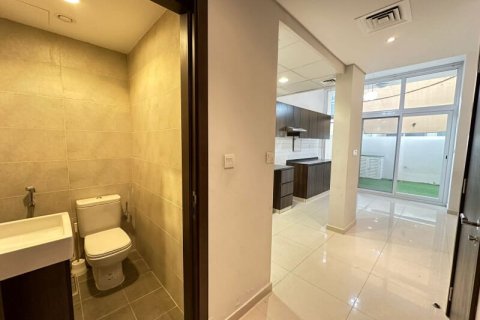 Зняти в оренду таунхаус в DAMAC Hills (Akoya by DAMAC), Дубай, ОАЕ 5 спалень, 112м2, № 720625 - фото 9