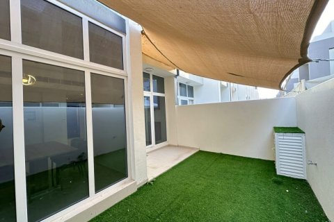 Зняти в оренду таунхаус в DAMAC Hills (Akoya by DAMAC), Дубай, ОАЕ 5 спалень, 112м2, № 720625 - фото 3