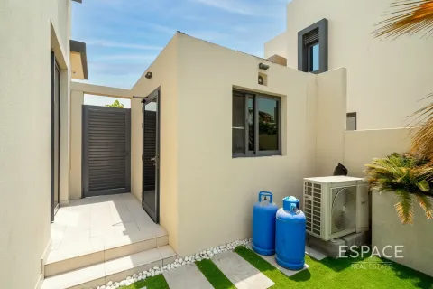 Зняти в оренду віллу в Дубай Хилс Эстейт, ОАЕ 4 спальні, 229м2, № 661177 - фото 18