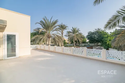 Meadows, Dubai, BAE’de kiralık вилла 5 yatak odası, 557 m&sup2; No 661179 - fotoğraf 18