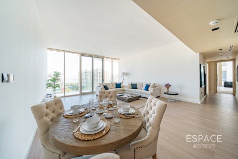 Huoneisto Palm Jumeirah, Dubai, Arabiemiraatit 2 makuuhuonetta, 200 m2 № 661181 - kuva 2